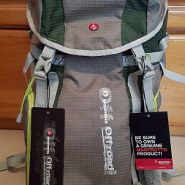 Manfrotto Off Road Backpack 20L (灰x綠) 99.9%新New, 屋企裝修大清貨.