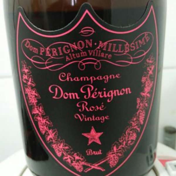 出售2004年玫瑰红 Dom perignon 香檳一支