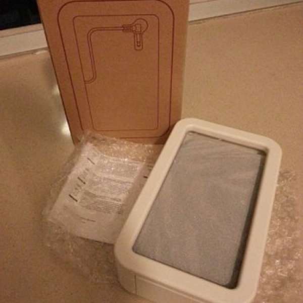 平賣Muji無印良品電話防水殼連喇叭(90% New)有盒有包裝