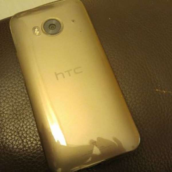 HTC one me 金色