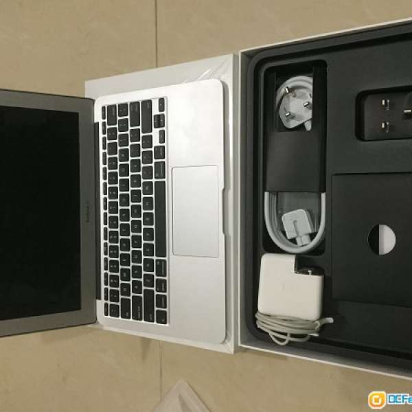 Macbook Air 11" 1.7GHz Core i7 2014 接近最高配置