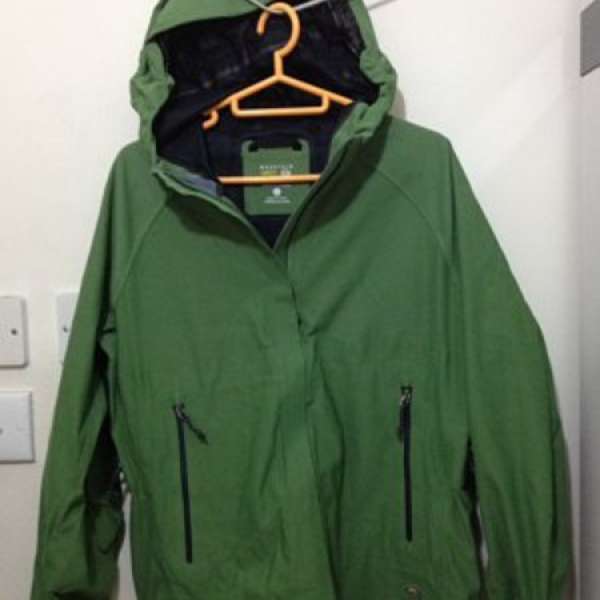 100%real 99.9%新mountain hard wear 防水風褸。（只著過一次）女裝M size.原價$258...