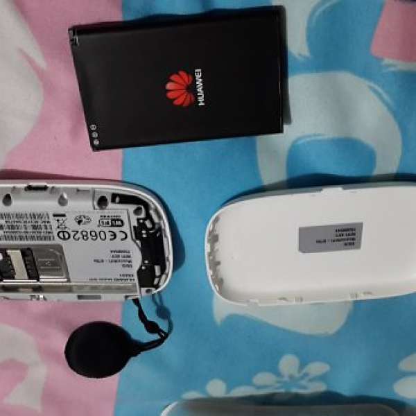 出售9成新HUAWEIEI MOBILE WIFI 3G ROUTER