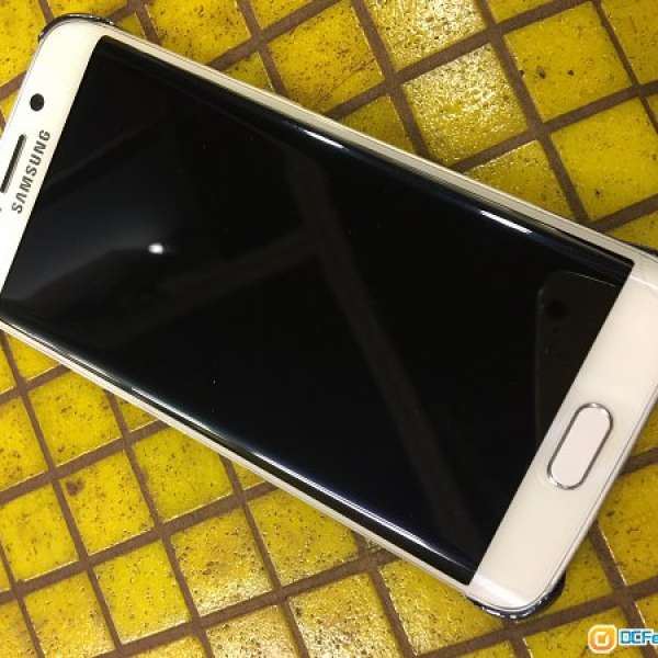 Samsung S6 edge 32G 白色行貨 over 98% new 跟flip cover 可交換Z5,Z5P 全套要有保