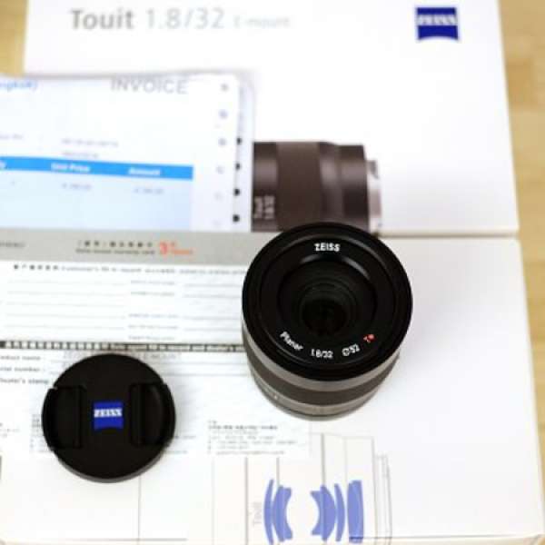 Zeiss Touit 32mm F1.8 32/1.8 emount. Like new in box. 3 yrs. warranty.