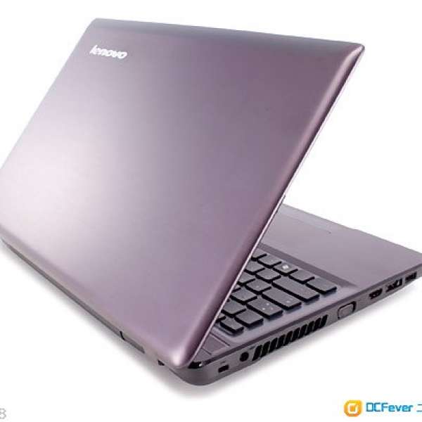 Lenovo Z570 i7-2670QM / 4GB SSD 15.6" Notebook