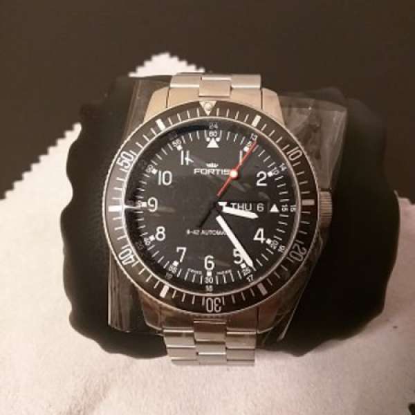 fortis b-42 official cosmonauts day/date  100 %全新