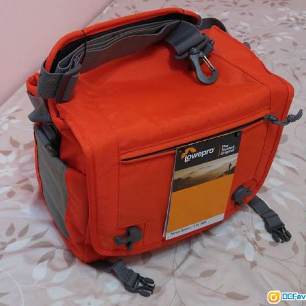 100%全新未使用 Lowepro Nova Sport 17L AW Shoulder Bag 全天候 相機袋.@$270-