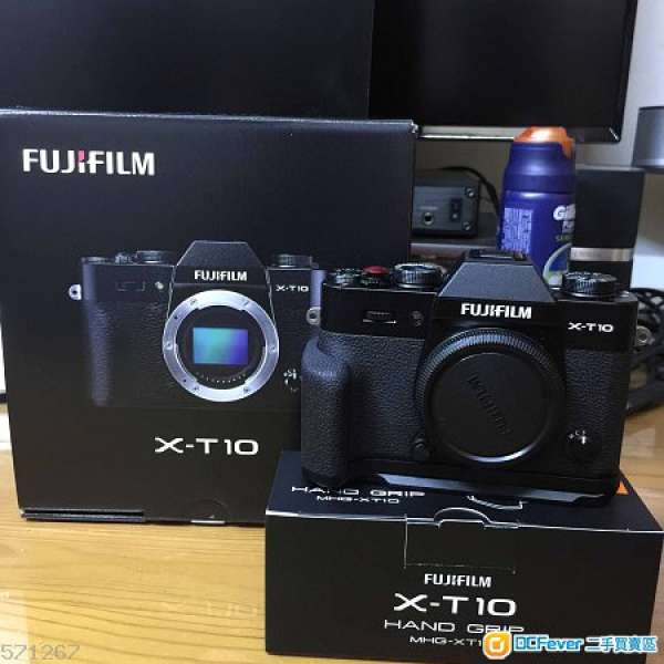 Fujifilm X-T10 黑色淨BODY & 原廠手柄 (XT10 BLK 行貨有保)