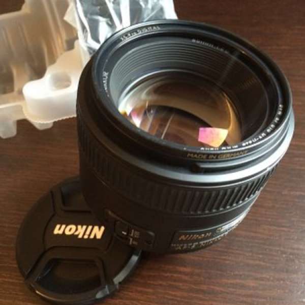 Nikon 85MM F1.8G + B+W UV Filter