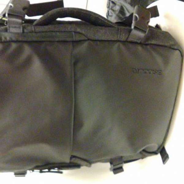 Incase EO travel backpack灰黑色 95% new