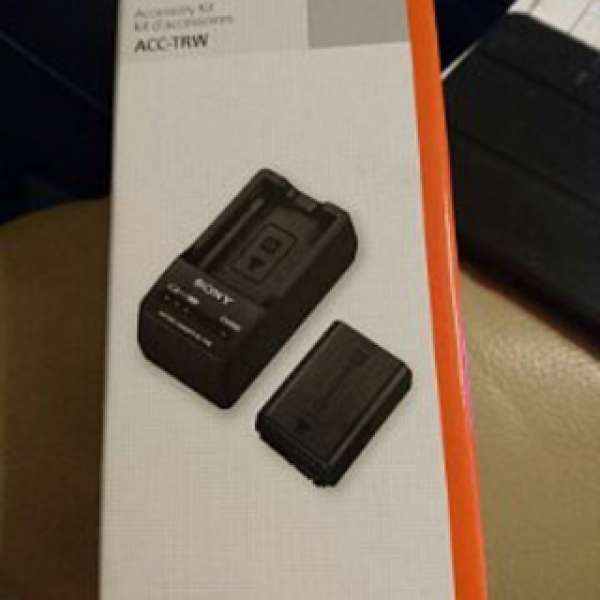 Sony 旅遊用充電套裝ACC-TRW 全新從未打開包裝盒