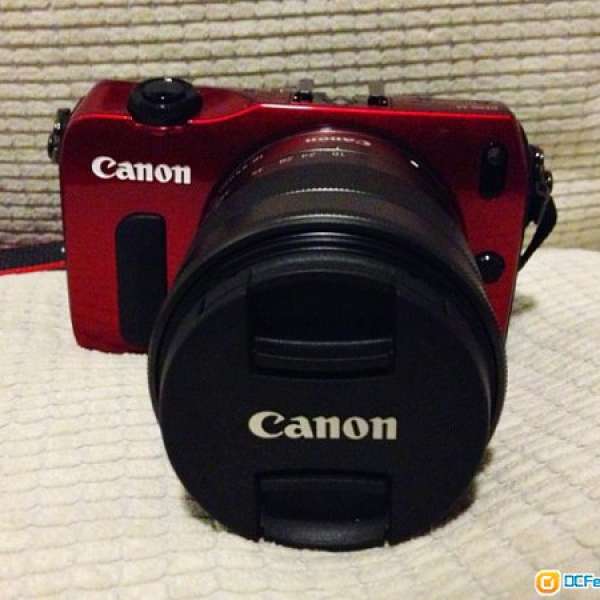 紅色Canon EOS M，連18-55mm + 22mm 鏡頭， 9成新