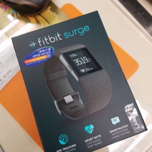 Fitbit Surge 黑色大碼 全新未開封
