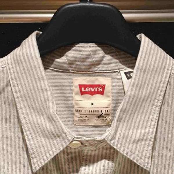 Levi's 全新恤衫 M Size