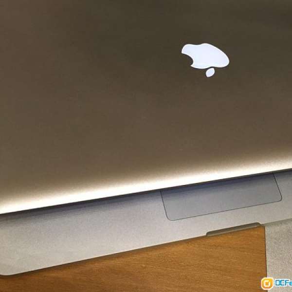 賤賣 MacBook Pro 15-inch i7 真正4核心,獨立顥示卡