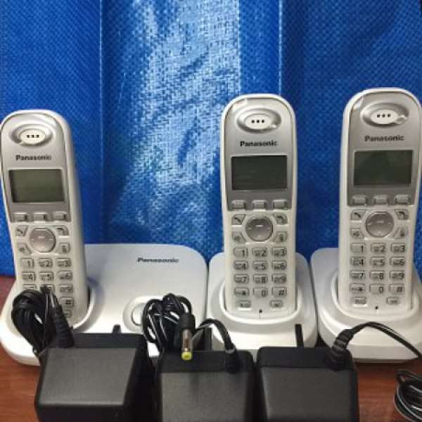 Panasonic 室內無線電話 KX-TG7301 - 1 母機跟 2 子機, 共 3 機