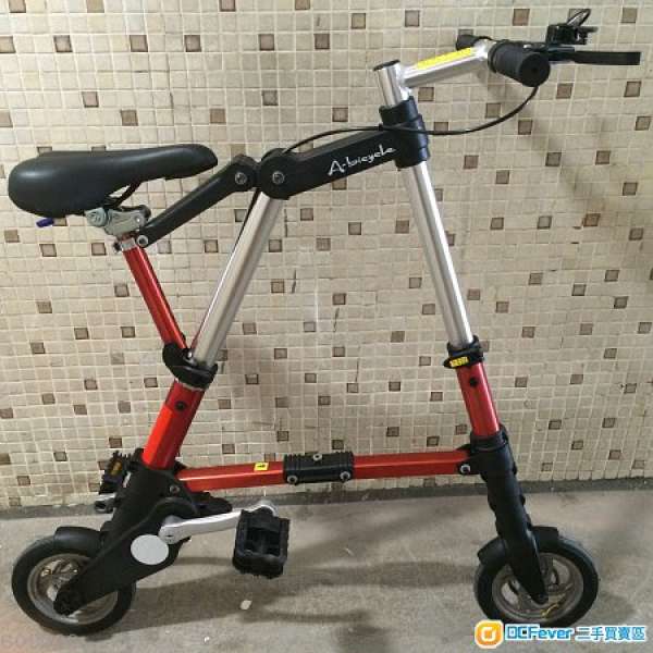 A-bicycle 超輕細方便收藏8吋車轆 紅色 99% new 附單車袋（沙田交收）