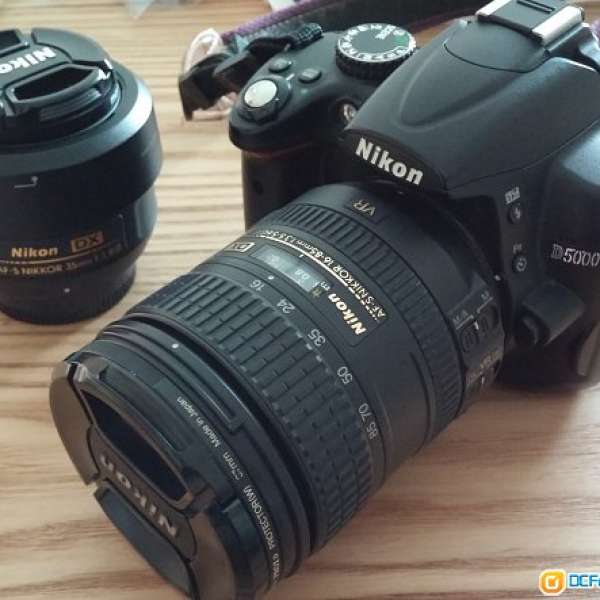 Nikon D5000 + AF-S16-85 + AF-S 35.8