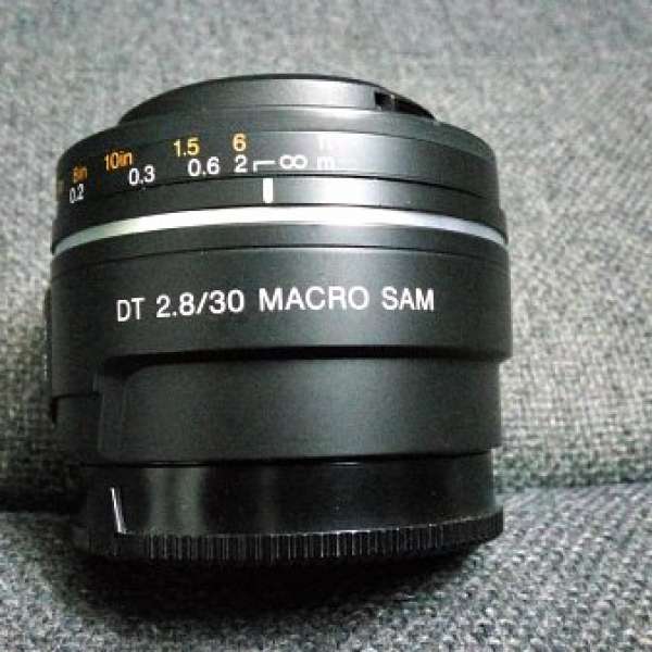 Sony DT 30mm F2.8 Macro SAM