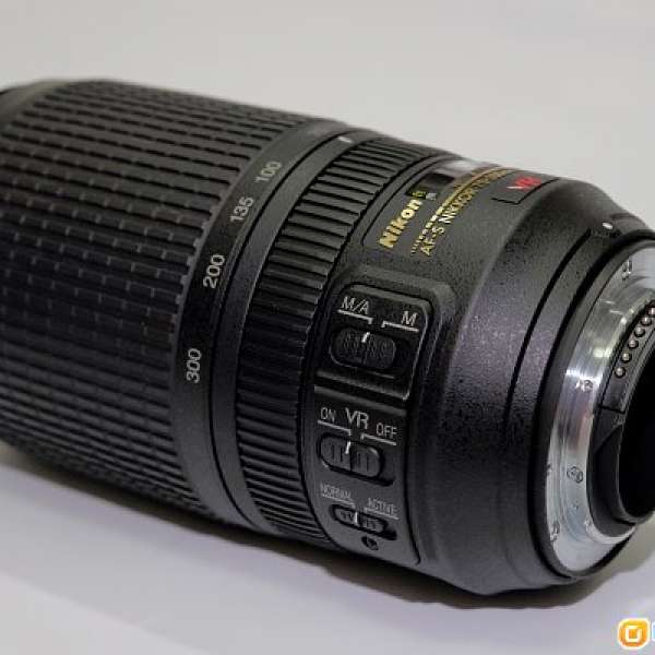 99 % NEW Nikon AF-S VR Zoom-Nikkor 70-300mm f/4.5-5.6G IF-ED