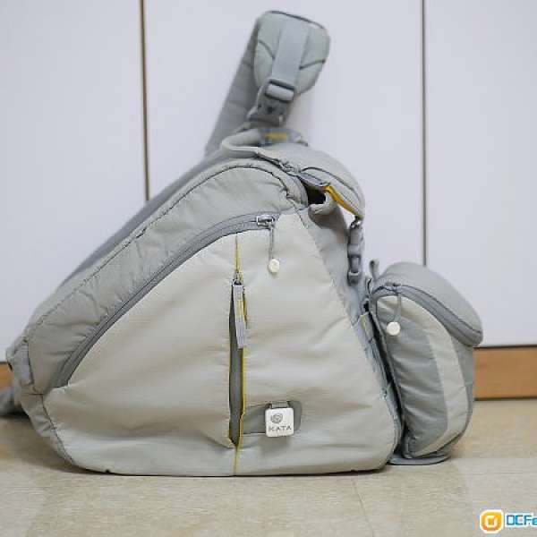 超輕Kata LighTri-318 UL Torso Pack 前置／後置背包／backpack／鈄咩／manfrotto...