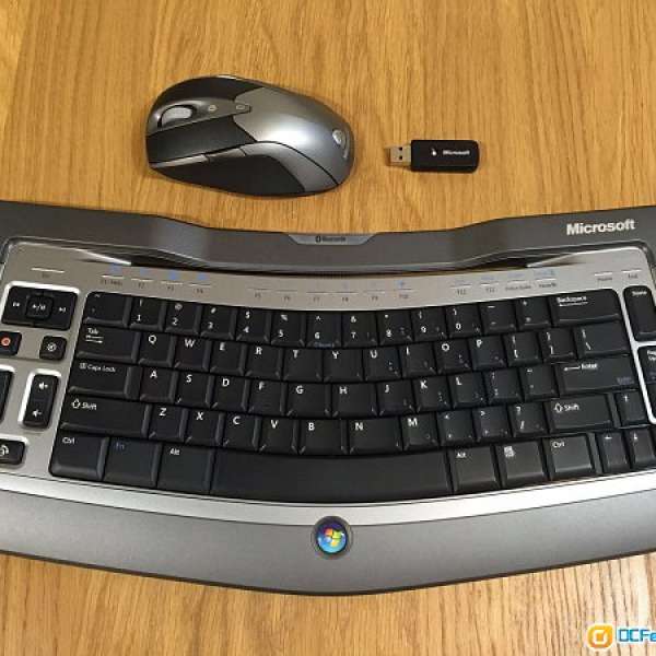 Microsoft Wireless Keyboard 7000 +  Laser Mouse 8000 HK100