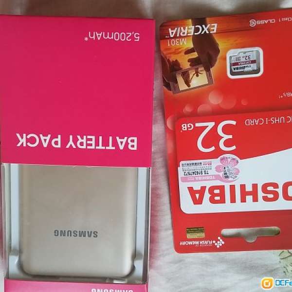 samsung Battery Pack and Toshiba 32g micro sd
