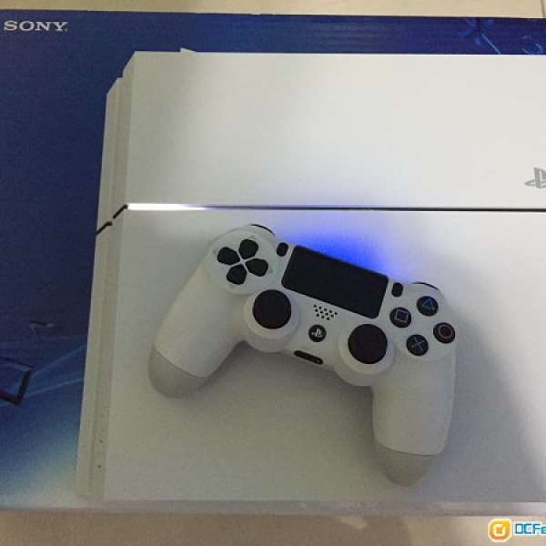 PS4 500G 冰河白 CUH-1206A機(行貨新版) 送 1隻遊戲