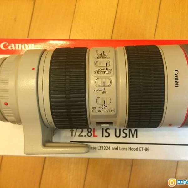 Canon EF 70-200 f/2.8 L IS USM full set with lens case and hood ET-86