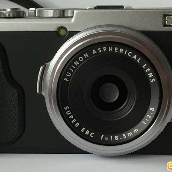 Fujifilm X70 銀黑
