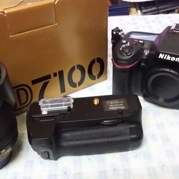 出售99.9%新 Nikon  D7100+18-140鏡+副廠直倒