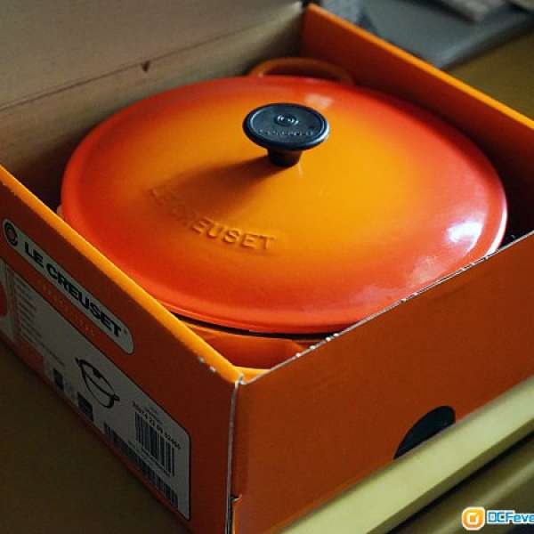 全新 LE CREUSET 橙色 圓形 鑄鐵鍋 22cm