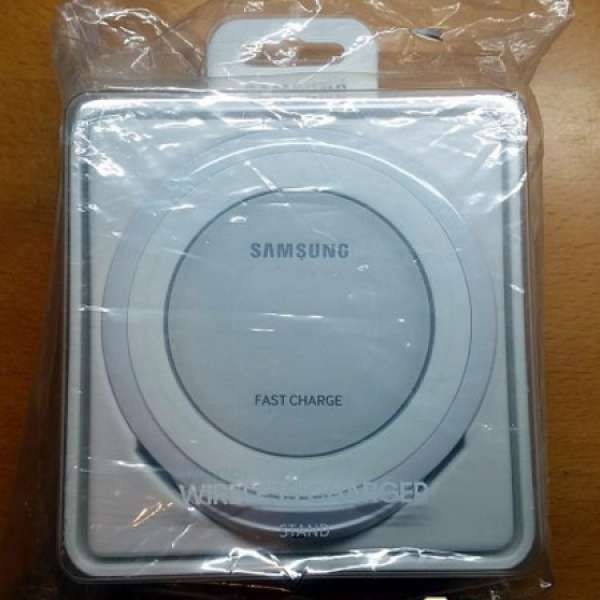 100%全新 行貨 Samsung Fast Charge Wireless Charger Stand 無線閃充充電座 EP-NG930