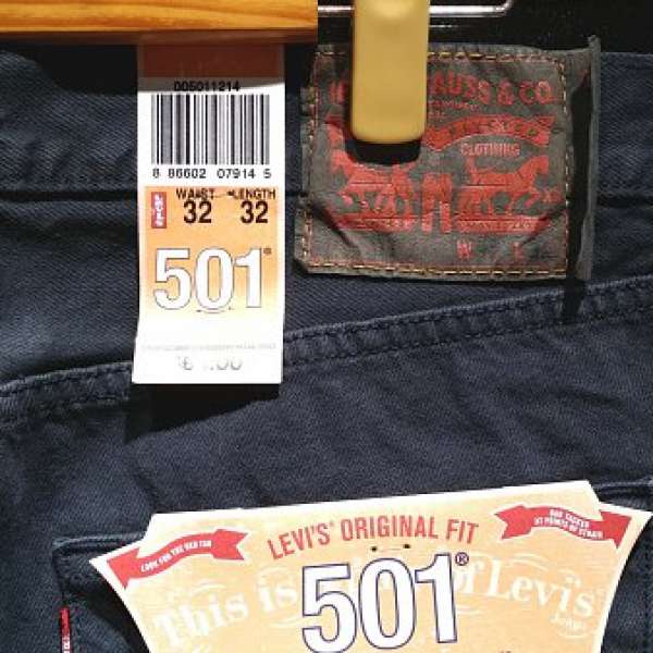 Levi's 501 32腰圍直腳褲全新末剪標籤