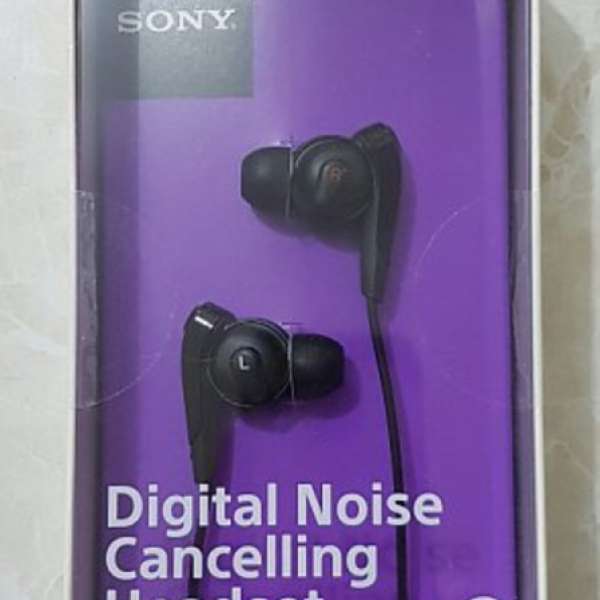 Sony MDR-NC31EM 數碼降噪免提通話耳機 (100% new)