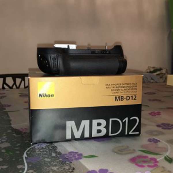 Nikon 原廠直倒 MB-D12 (D800, D800e專用）