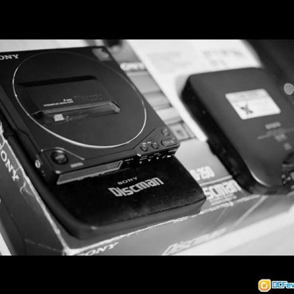 SONY D-250 CD discman walkman 索尼五大機皇 (有舊盒，原套，原火牛& 95％)