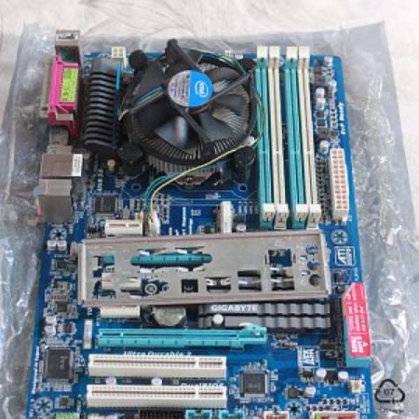 Gigabyte GA-Z68AP-D3 底板 + Intel® Core™ i5-2500 CPU