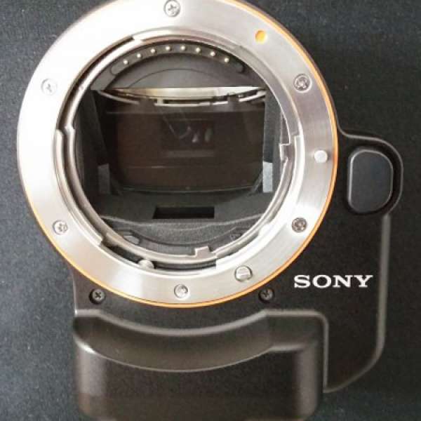 Sony A to E mount adapter LA-EA4