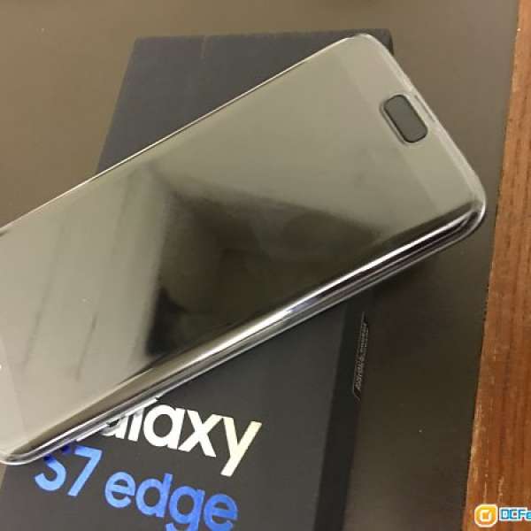 放Samsung S7 edge 黑色
