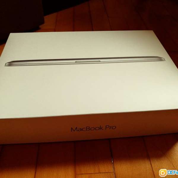 Macbook Pro 13 inch with Retina Display 盒一個  ** 只有盒，不包機 **