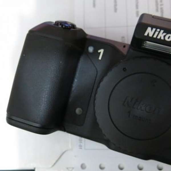 Nikon V2 black body , 96% new,