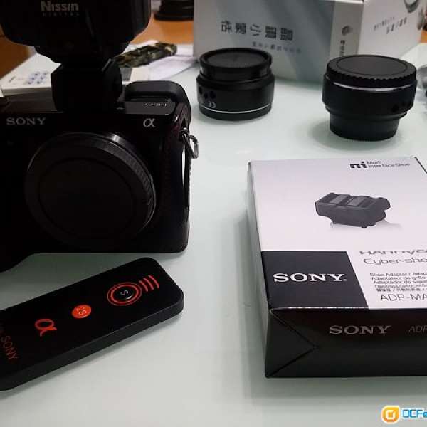 Sony Nex 7 送原廠Sony Hotshoe adapter ADP-MAA 及原廠eye piece和副廠Remote