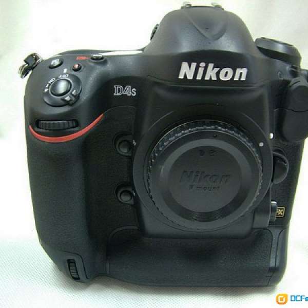 超少用Nikon D4S Body Set +兩電 SC少於1,100 +1066X CF 全套 行貨