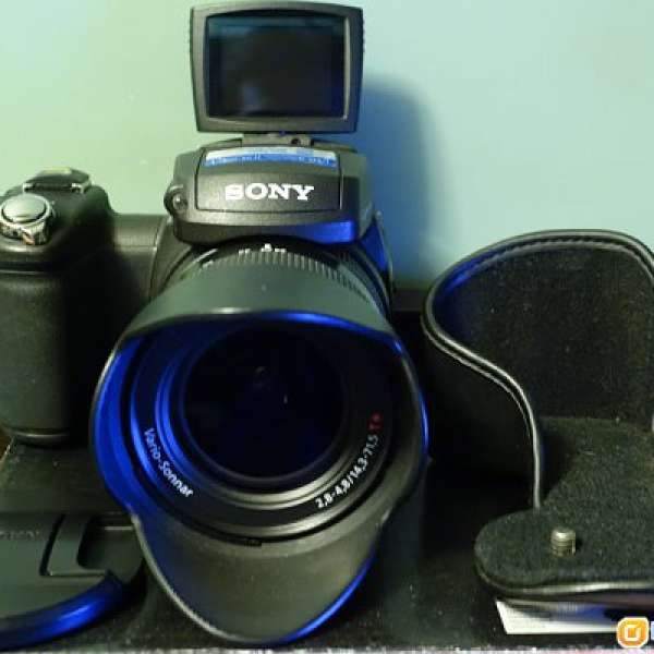 Sony DSC-R1 APS-C感光元件 蔡司24-120 F2.8-4.8 67mm鏡頭 可反mon自拍