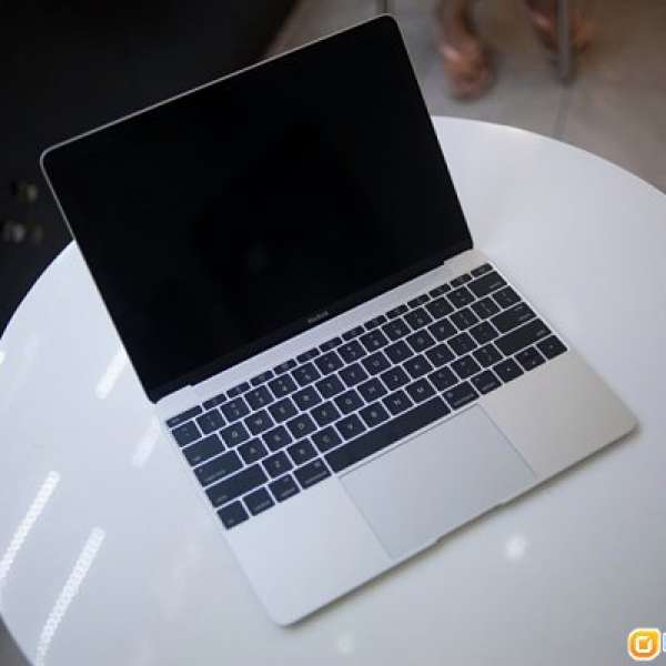 99%New 12吋 Macbook Early 2015 256GB Silver