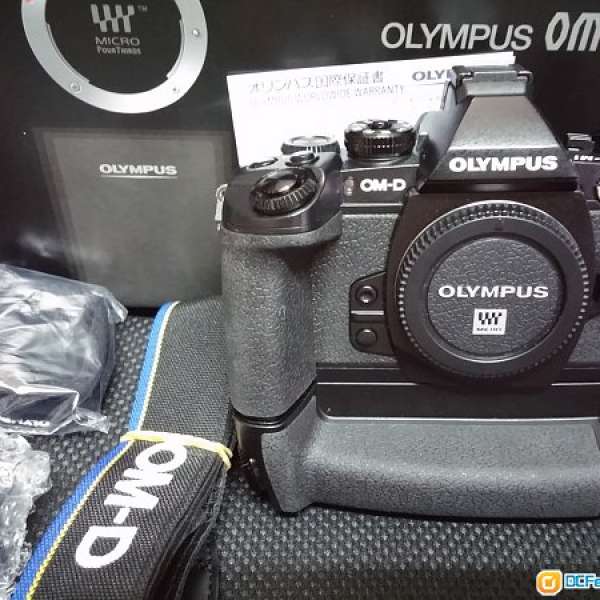 9成新 OLYMPUS OMD EM1 連原裝直倒