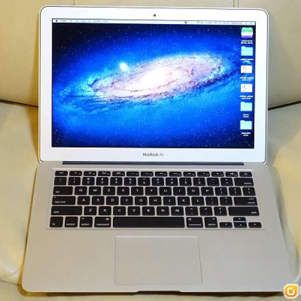 90% new Apple Macbook Air 13吋  2011-mid , i5 1.7G, 4Gram, 128G SSD