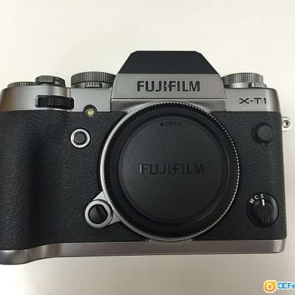 Fujifilm X-T1 銀色 Graphite Silver + 3 電 + 底座 + eye cup